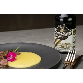 Cerveja Russian Imperial Stout com Cacau Wiatrak 500ml